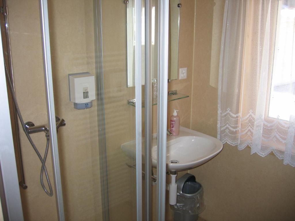 Hotel-Restaurant Drei Tannen Bellwald Phòng bức ảnh